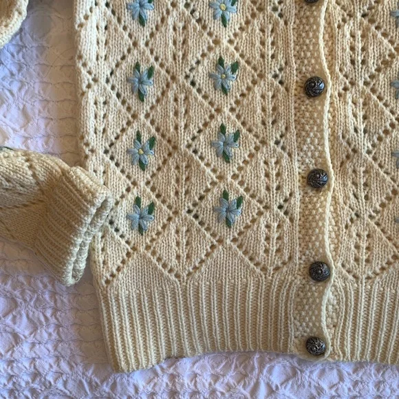 Vintage Original Lanz Salzburg Knit Child’s Floral Embroidered Cardigan - Picture 15 of 16